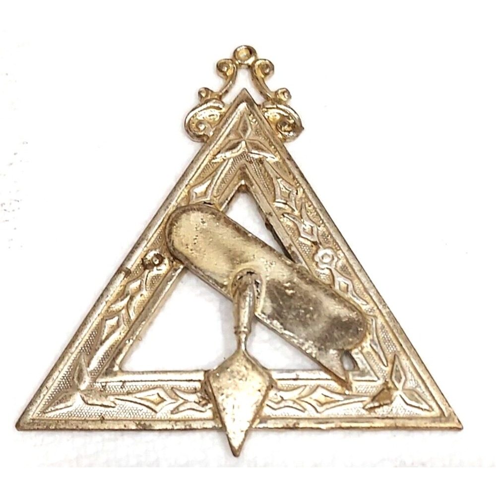 Freemason Jewel - Golden Triangle with Masonic Trowel - Master Mason